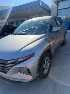 Shimmering Silver 2022 Hyundai TUCSON SE
