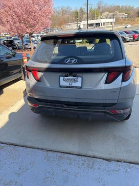 Shimmering Silver 2022 Hyundai TUCSON SE