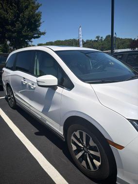 Platinum White Pearl 2025 Honda Odyssey EX-L
