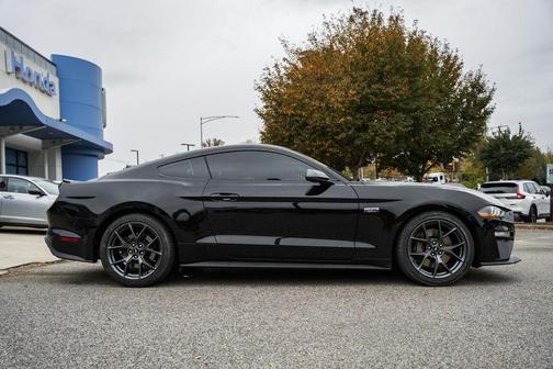 2020 Ford Mustang EcoBoost