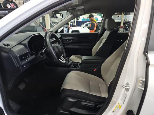 Platinum White Pearl 2025 Honda CR-V LX AWD