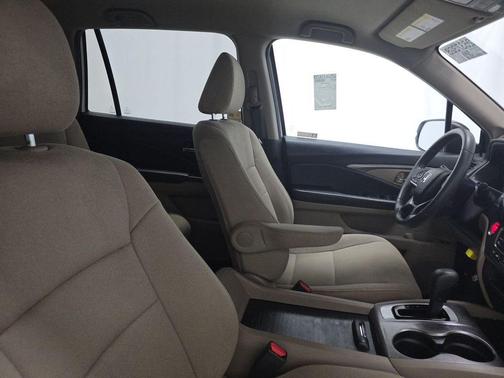 Modern Steel Metallic 2019 Honda Pilot LX