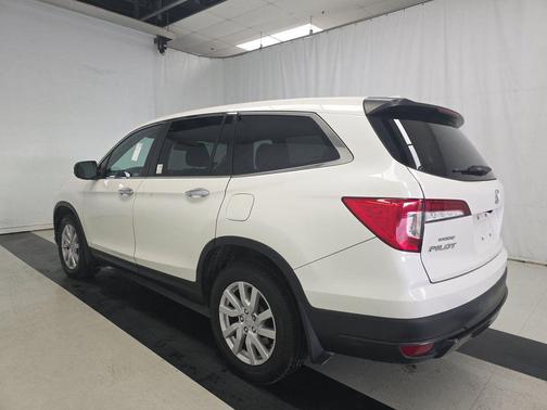 Modern Steel Metallic 2019 Honda Pilot LX
