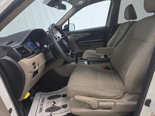 Modern Steel Metallic 2019 Honda Pilot LX