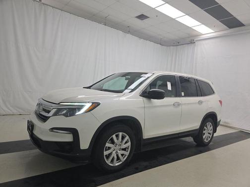 Modern Steel Metallic 2019 Honda Pilot LX