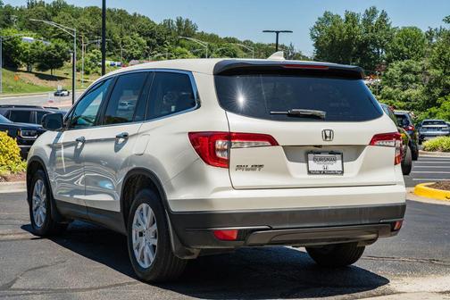 Modern Steel Metallic 2019 Honda Pilot LX
