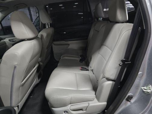 Modern Steel Metallic 2019 Honda Pilot EX-L