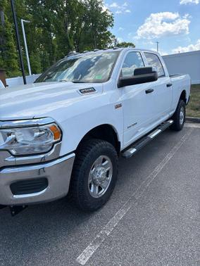Bright White Clearcoat 2022 RAM 2500 Tradesman Crew Cab 4x4 6'4' Box