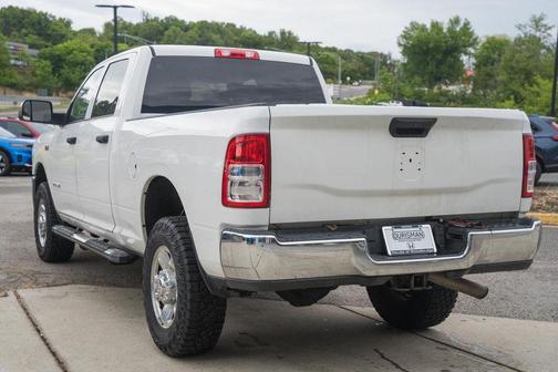 Bright White Clearcoat 2022 RAM 2500 Tradesman Crew Cab 4x4 6'4' Box
