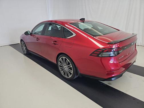 Crystal Black Pearl 2023 Honda Accord Hybrid Sport