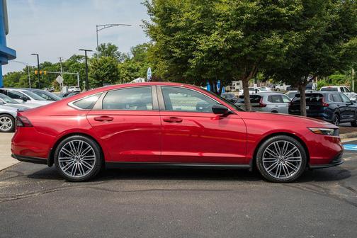 Crystal Black Pearl 2023 Honda Accord Hybrid Sport