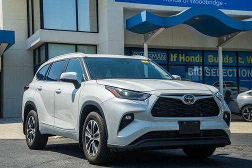 Wind Chill Pearl 2024 Toyota Highlander XLE