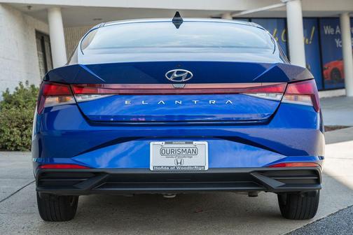 2023 Hyundai ELANTRA SE