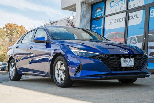 2023 Hyundai ELANTRA SE
