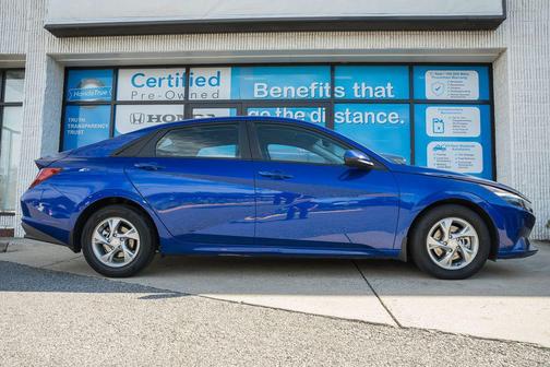 2023 Hyundai ELANTRA SE