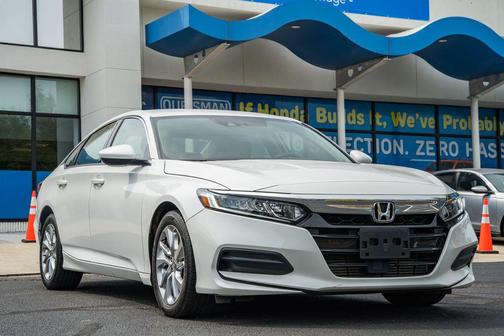 Platinum White Pearl 2019 Honda Accord LX
