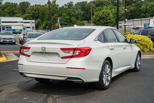 Platinum White Pearl 2019 Honda Accord LX
