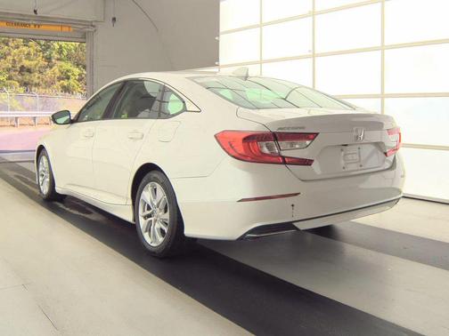 Platinum White Pearl 2019 Honda Accord LX
