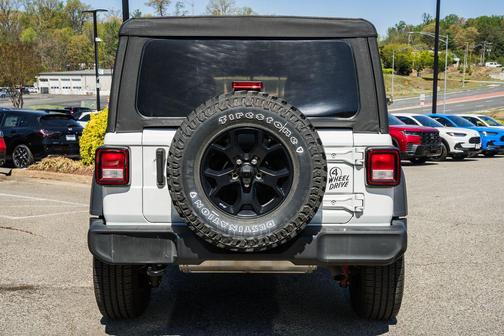 Bright White Clearcoat 2022 Jeep Wrangler Willys