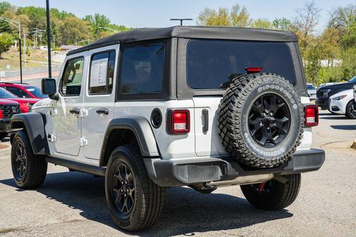 Bright White Clearcoat 2022 Jeep Wrangler Willys