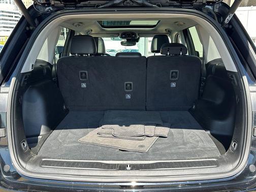 Diamond Black Crystal Pearlcoat 2023 Jeep Grand Cherokee Limited