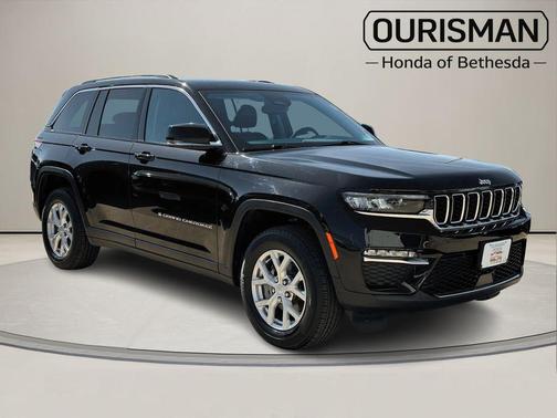 Diamond Black Crystal Pearlcoat 2023 Jeep Grand Cherokee Limited