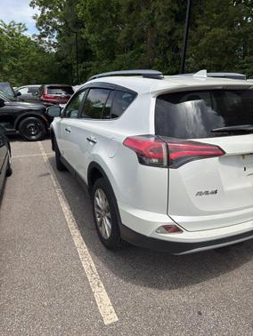 Blizzard Pearl 2018 Toyota RAV4 Limited