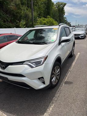 Blizzard Pearl 2018 Toyota RAV4 Limited