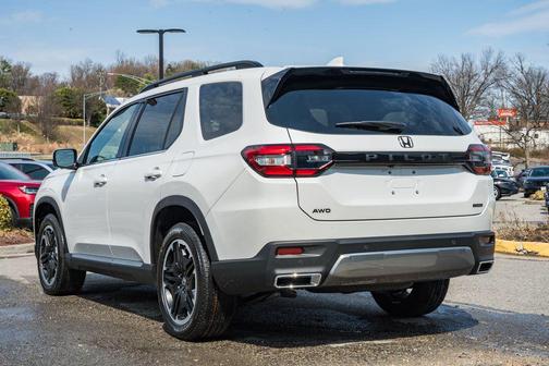 2026 Honda Pilot Touring 8-Passenger