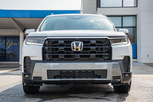 2026 Honda Pilot Touring 8-Passenger