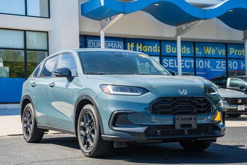 Nordic Forest Pearl 2025 Honda HR-V AWD Sport