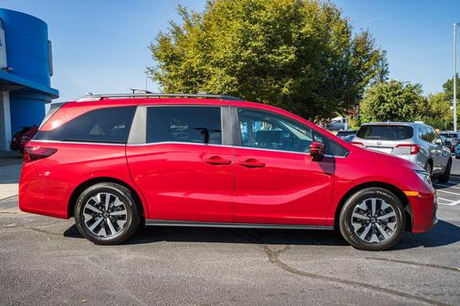 Radiant Red Metallic II 2026 Honda Odyssey EX-L
