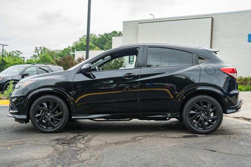 Crystal Black Pearl 2021 Honda HR-V AWD Sport