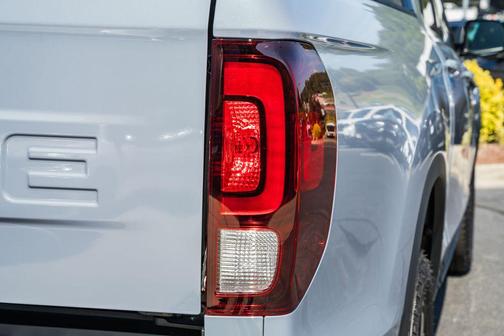 Sonic Gray Pearl 2026 Honda Ridgeline Black