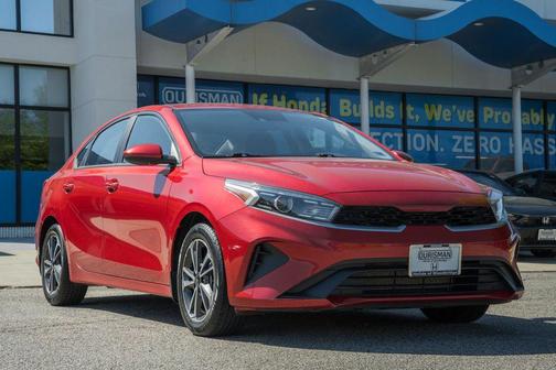 Currant Red 2023 Kia Forte LXS