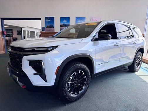 Polar White Tricoat 2026 Chevrolet Traverse AWD Z71