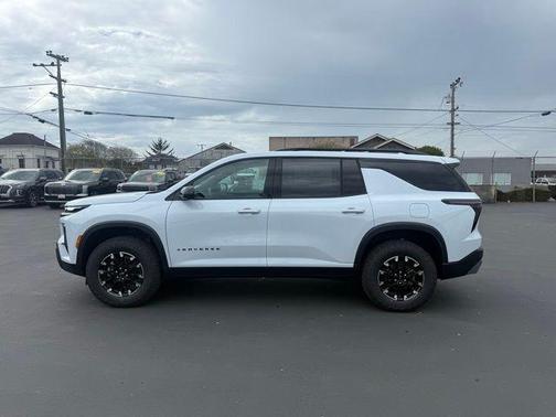 Polar White Tricoat 2026 Chevrolet Traverse AWD Z71