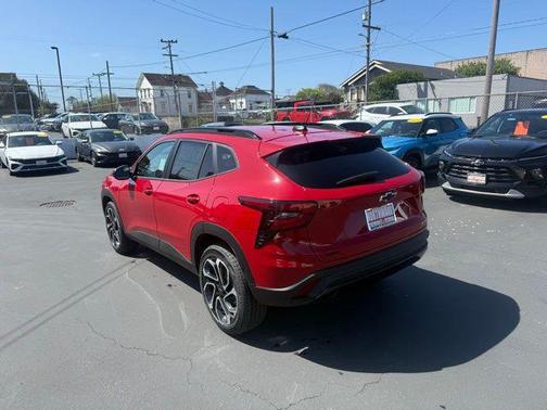 Apex Red 2026 Chevrolet Trax FWD 2RS