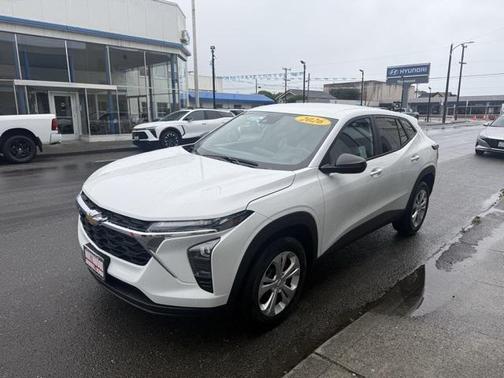 2026 Chevrolet Trax LS