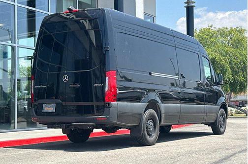 2025 Mercedes-Benz Sprinter 2500 High Roof