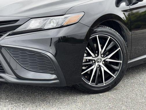 2024 Toyota Camry Hybrid SE