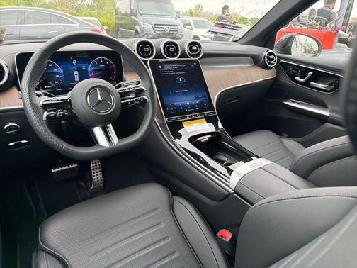 Cirrus Silver Metallic 2026 Mercedes-Benz GLC 300 Base