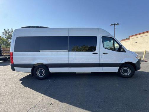 2024 Mercedes-Benz Sprinter 2500 Cargo 170 WB