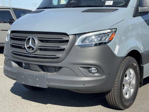 2025 Mercedes-Benz Sprinter 2500 Standard Roof