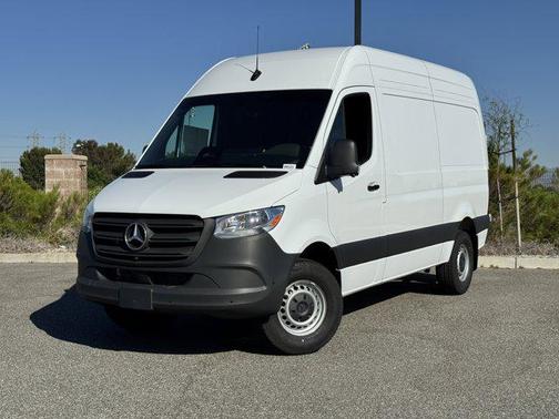 2025 Mercedes-Benz Sprinter 2500 Standard Roof