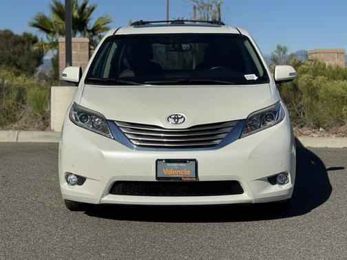2017 Toyota Sienna 