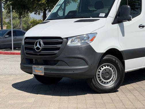 Arctic White 2025 Mercedes-Benz Sprinter 2500 High Roof