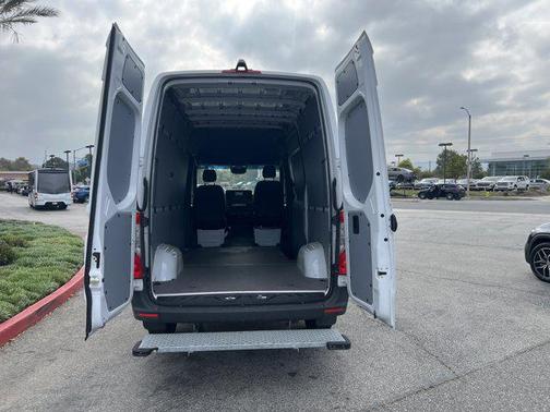 2024 Mercedes-Benz Sprinter 2500 Standard Roof