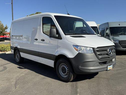 2025 Mercedes-Benz Sprinter 2500 Standard Roof