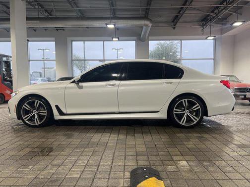 2019 BMW 750 I